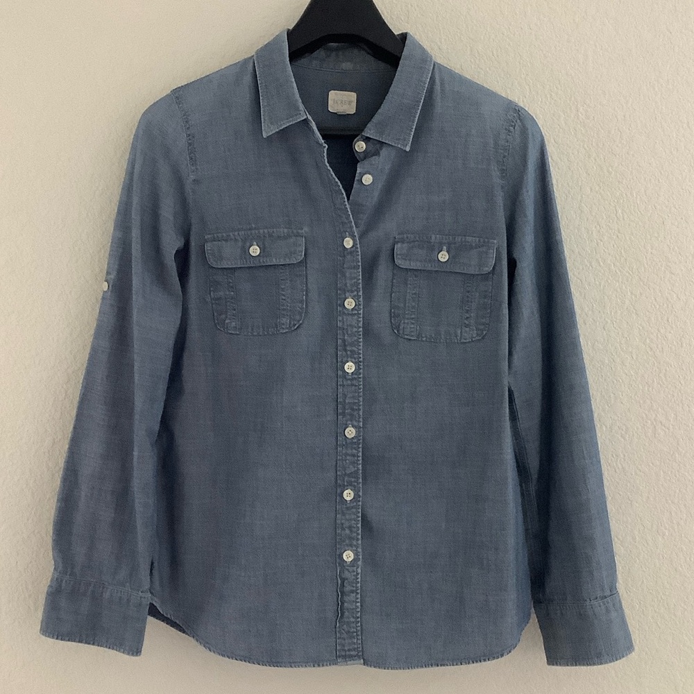 Women’s slightly tailored Denim Shirt